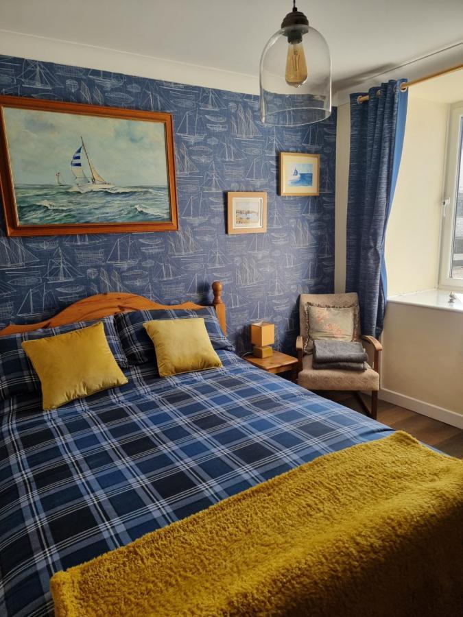 The Hut Wales - A Sea Front Inn Holyhead Dış mekan fotoğraf